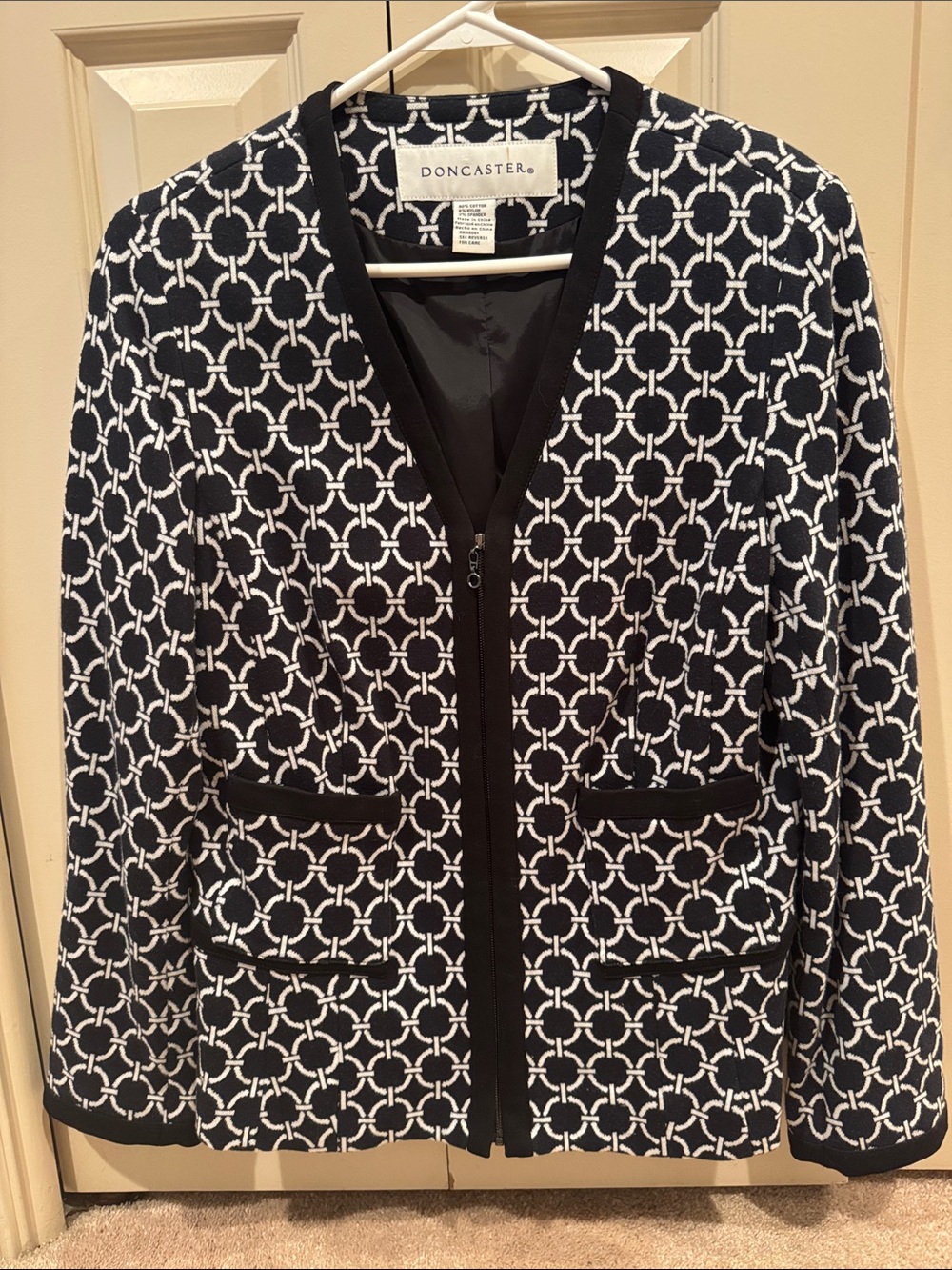 Doncaster Black & White Geometric Zip-Front Jacket, size 12.